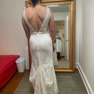 Wedding dress includes vail